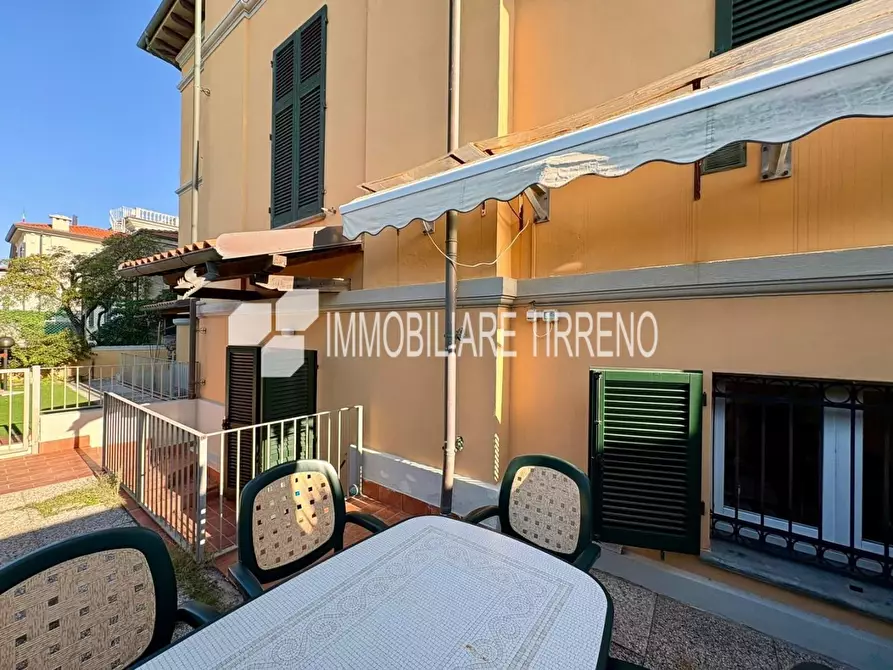 Immagine 14 di Appartamento in vendita  a Massa