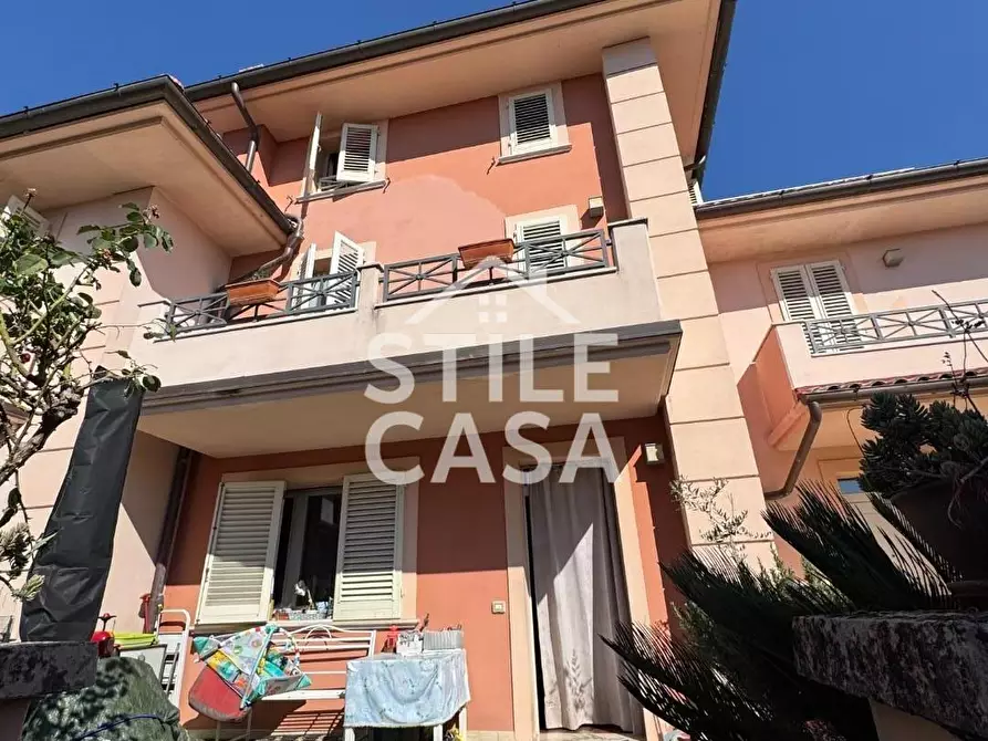 Immagine 22 di Villetta a schiera in vendita  a Altopascio