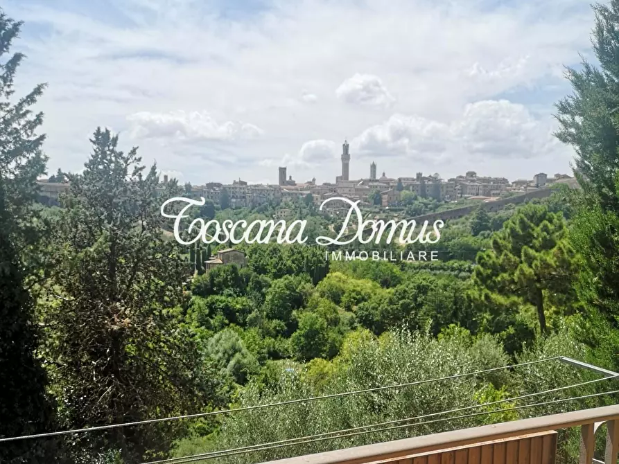 Immagine 8 di Appartamento in vendita  a Siena