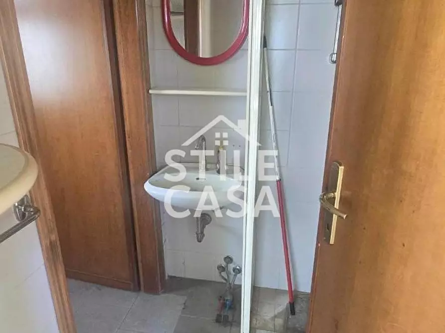 Immagine 10 di Locale commerciale in vendita  a Altopascio