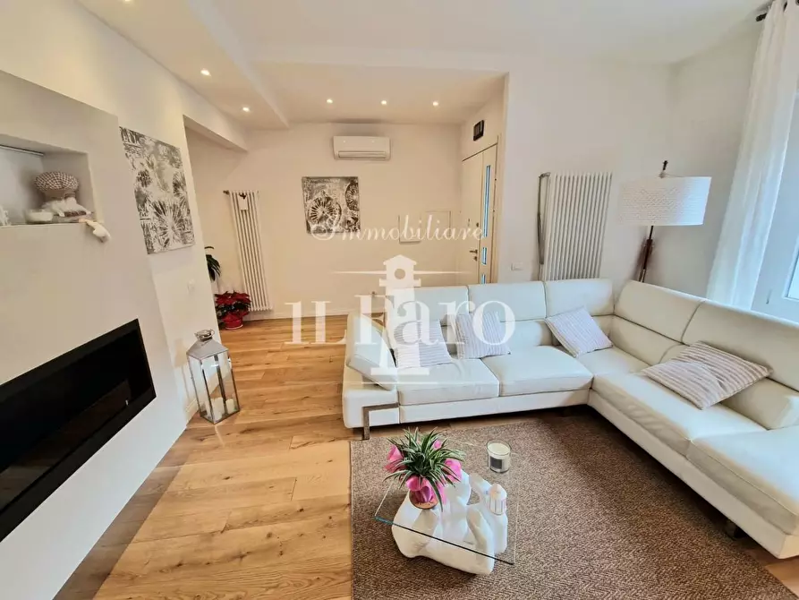 Immagine 6 di Casa indipendente in vendita  a Campi Bisenzio