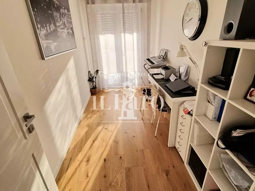 Immagine 28 di Casa indipendente in vendita  a Campi Bisenzio