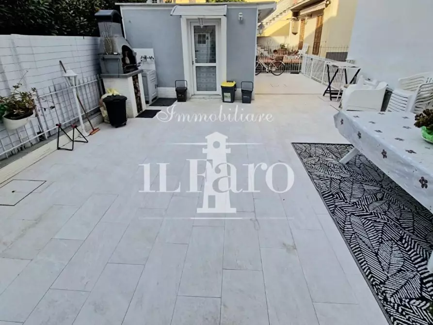 Immagine 42 di Casa indipendente in vendita  a Campi Bisenzio