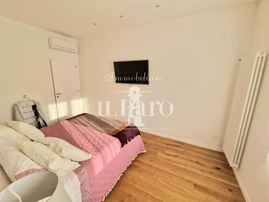 Immagine 18 di Casa indipendente in vendita  a Campi Bisenzio