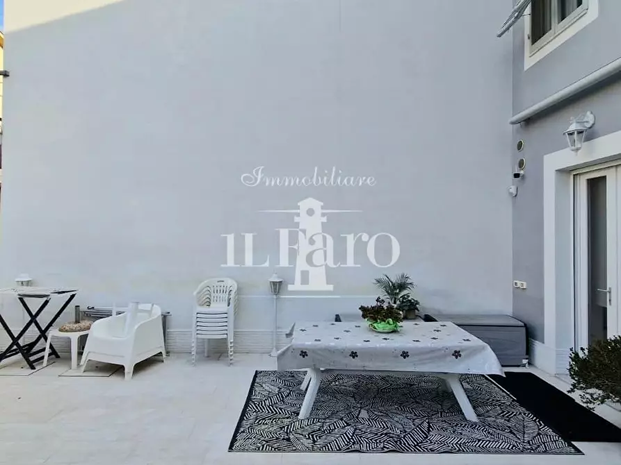 Immagine 41 di Casa indipendente in vendita  a Campi Bisenzio