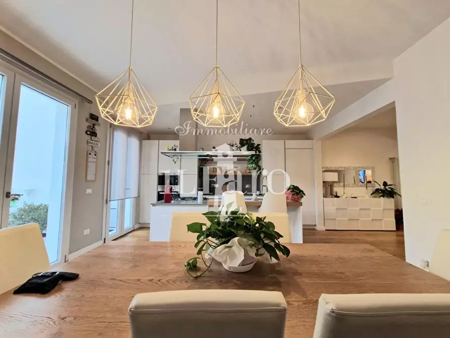 Immagine 2 di Casa indipendente in vendita  a Campi Bisenzio