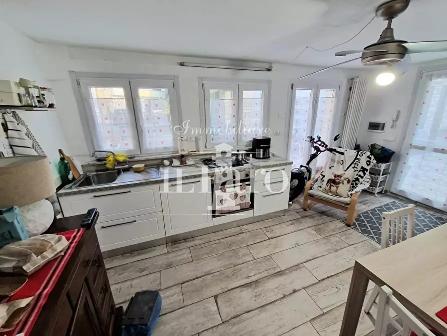 Immagine 31 di Casa indipendente in vendita  a Campi Bisenzio