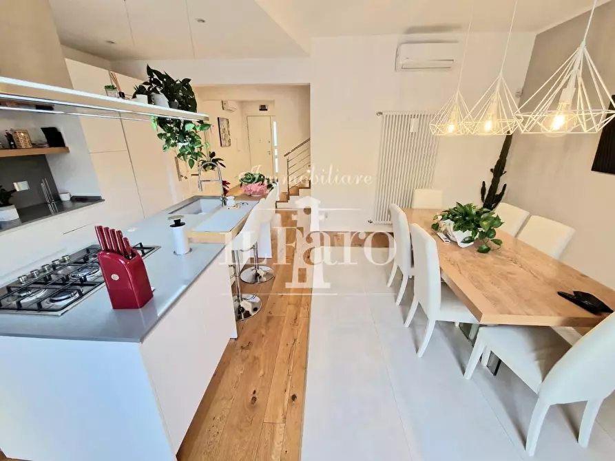 Immagine 4 di Casa indipendente in vendita  a Campi Bisenzio