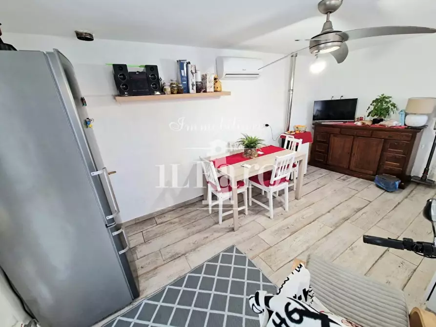 Immagine 30 di Casa indipendente in vendita  a Campi Bisenzio