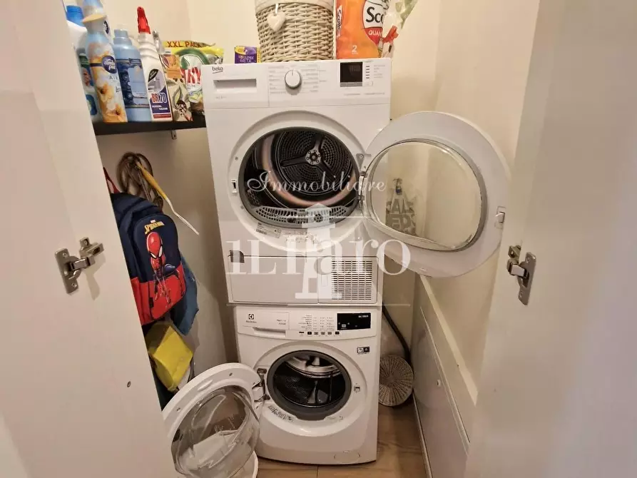 Immagine 29 di Villa in vendita  a Campi Bisenzio