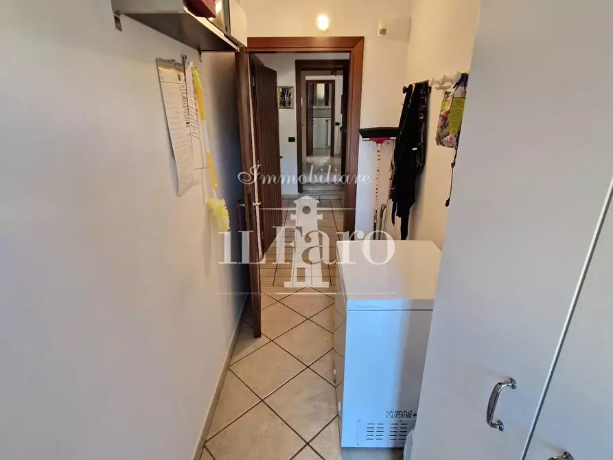 Immagine 48 di Villa in vendita  a Campi Bisenzio