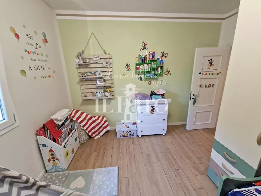 Immagine 19 di Villa in vendita  a Campi Bisenzio