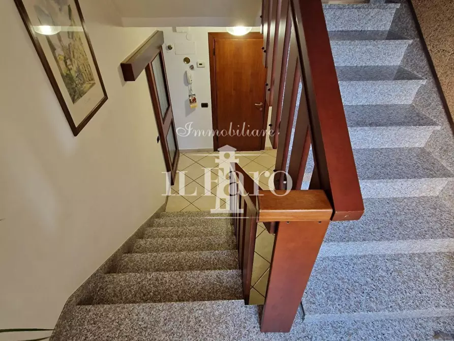 Immagine 51 di Villa in vendita  a Campi Bisenzio