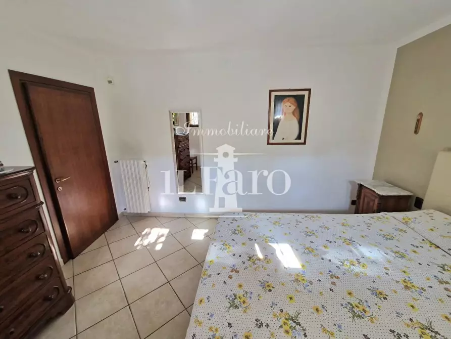 Immagine 41 di Villa in vendita  a Campi Bisenzio