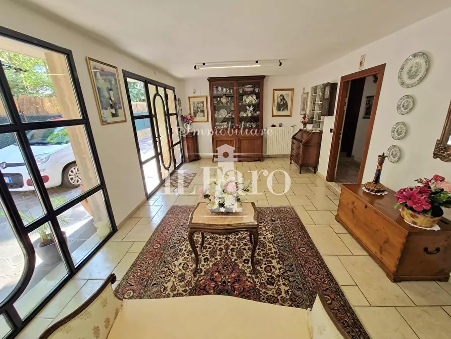 Immagine 33 di Villa in vendita  a Campi Bisenzio