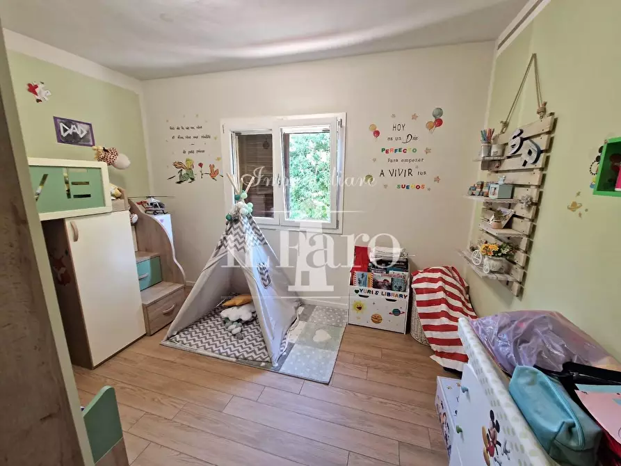 Immagine 17 di Villa in vendita  a Campi Bisenzio