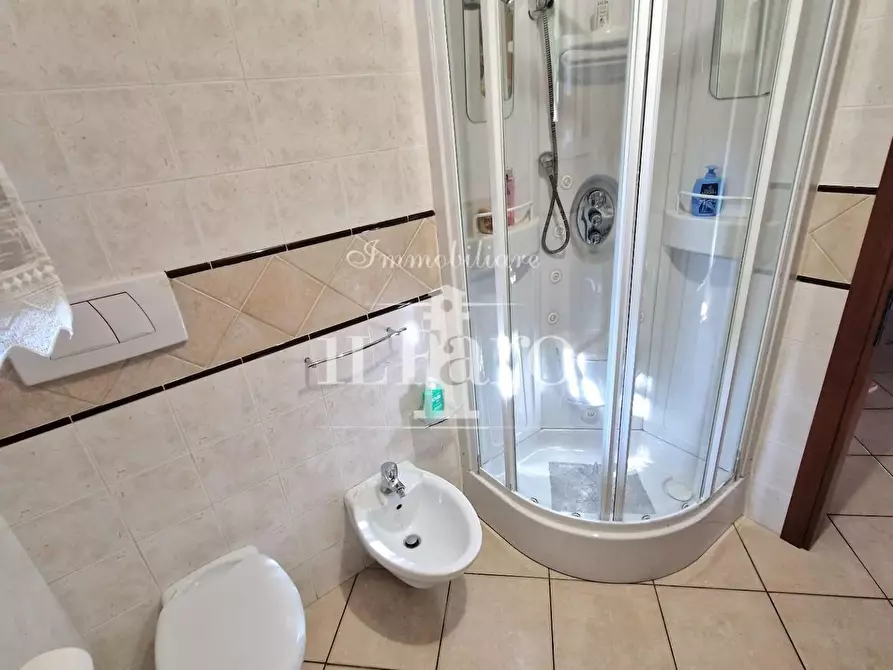 Immagine 45 di Villa in vendita  a Campi Bisenzio