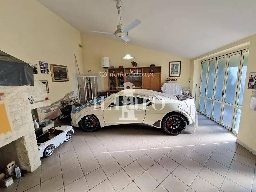 Immagine 56 di Villa in vendita  a Campi Bisenzio