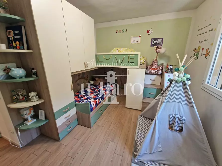 Immagine 18 di Villa in vendita  a Campi Bisenzio