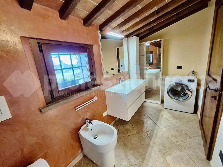 Immagine 42 di Rustico / casale in vendita  a Cascina