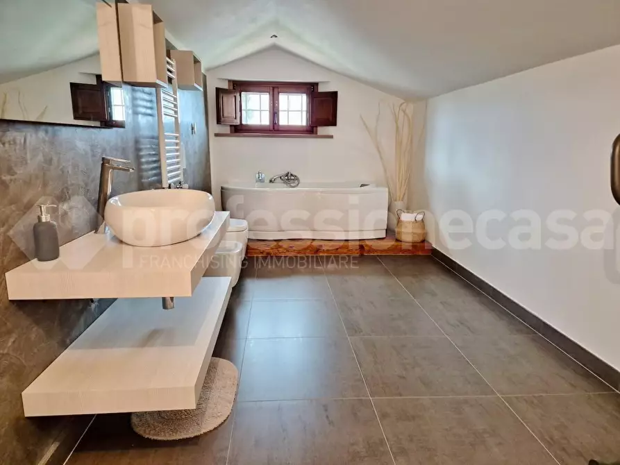 Immagine 37 di Rustico / casale in vendita  a Cascina