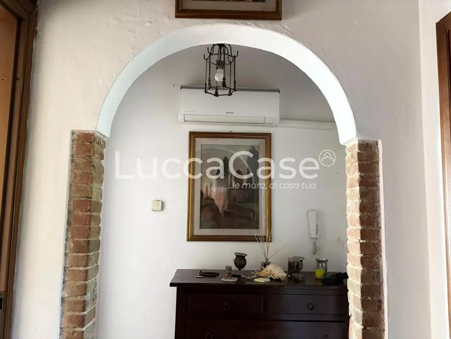 Immagine 30 di Casa indipendente in vendita  a Lucca
