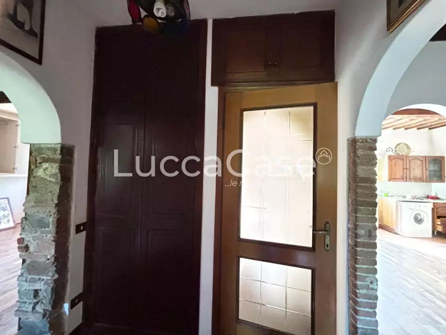 Immagine 5 di Casa indipendente in vendita  a Lucca