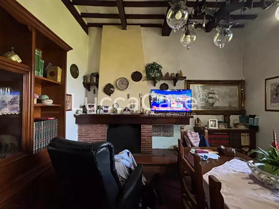 Immagine 78 di Casa indipendente in vendita  a Lucca