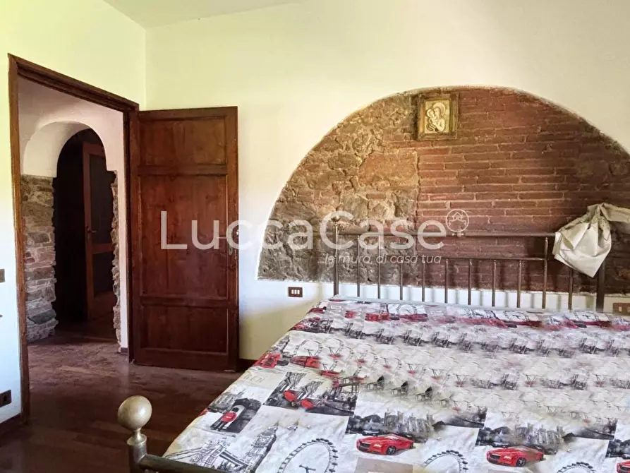 Immagine 14 di Casa indipendente in vendita  a Lucca