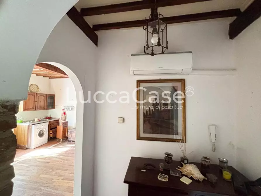 Immagine 3 di Casa indipendente in vendita  a Lucca