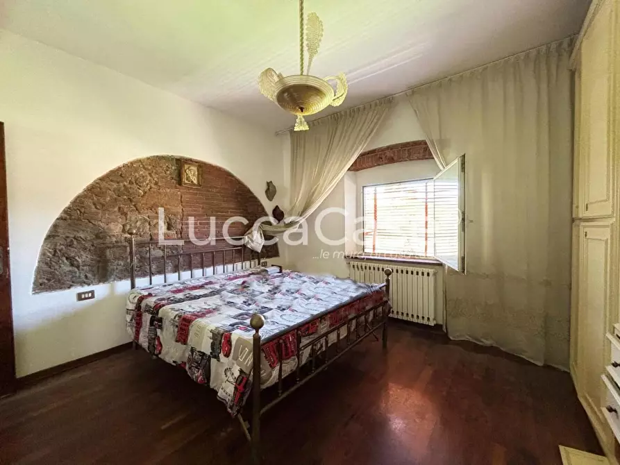 Immagine 15 di Casa indipendente in vendita  a Lucca