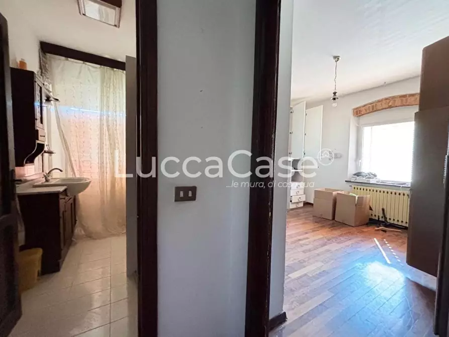 Immagine 8 di Casa indipendente in vendita  a Lucca