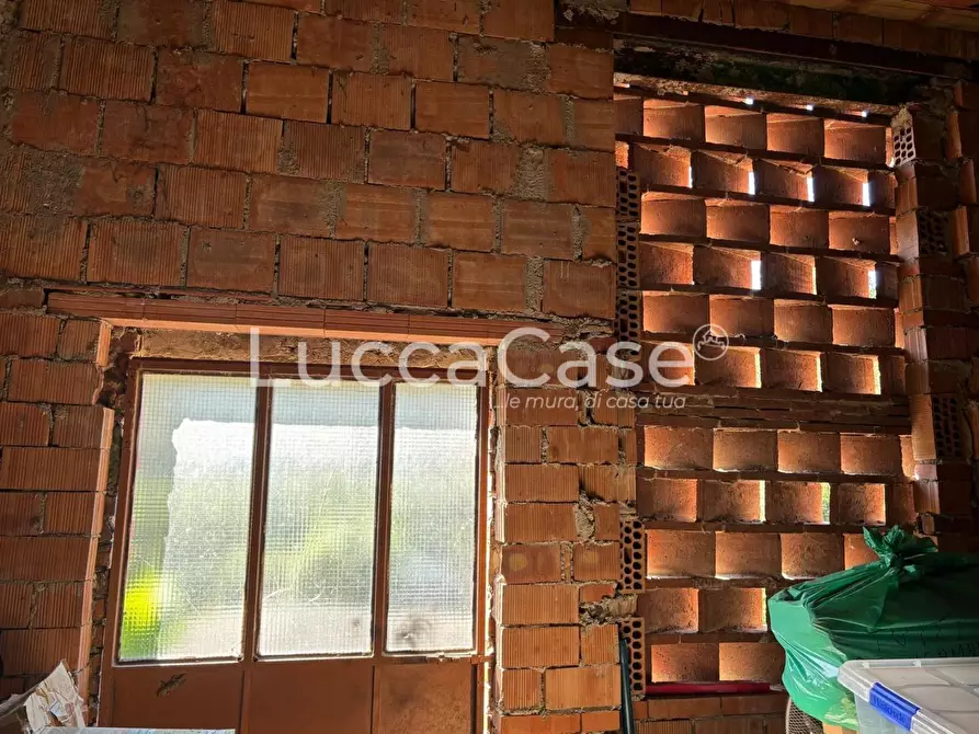 Immagine 75 di Casa indipendente in vendita  a Lucca