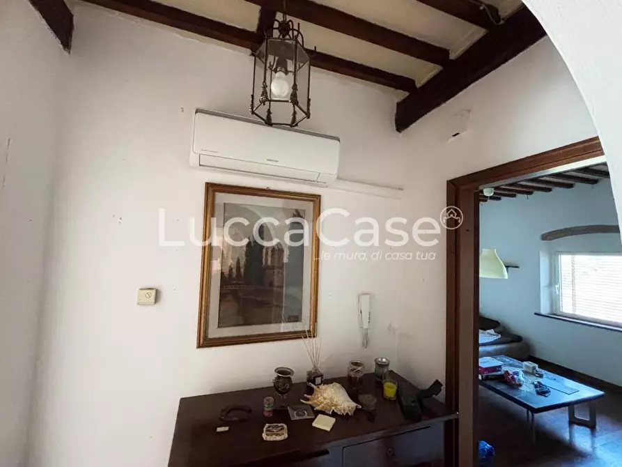 Immagine 4 di Casa indipendente in vendita  a Lucca