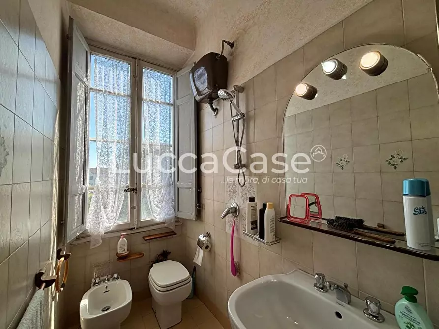 Immagine 53 di Casa indipendente in vendita  a Lucca