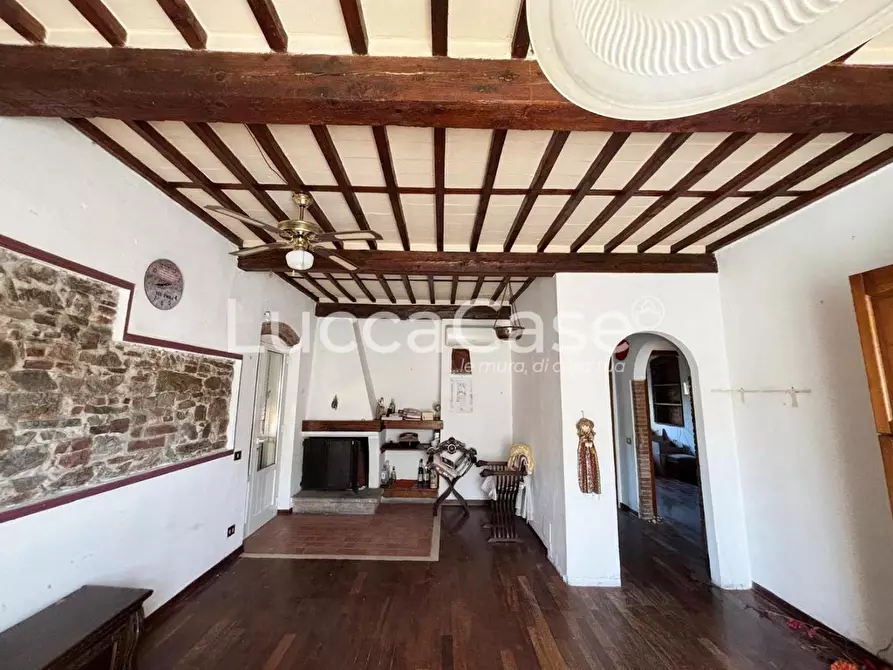 Immagine 1 di Casa indipendente in vendita  a Lucca