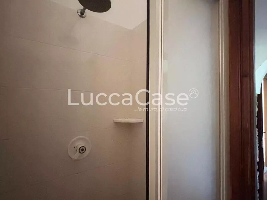 Immagine 7 di Casa indipendente in vendita  a Lucca