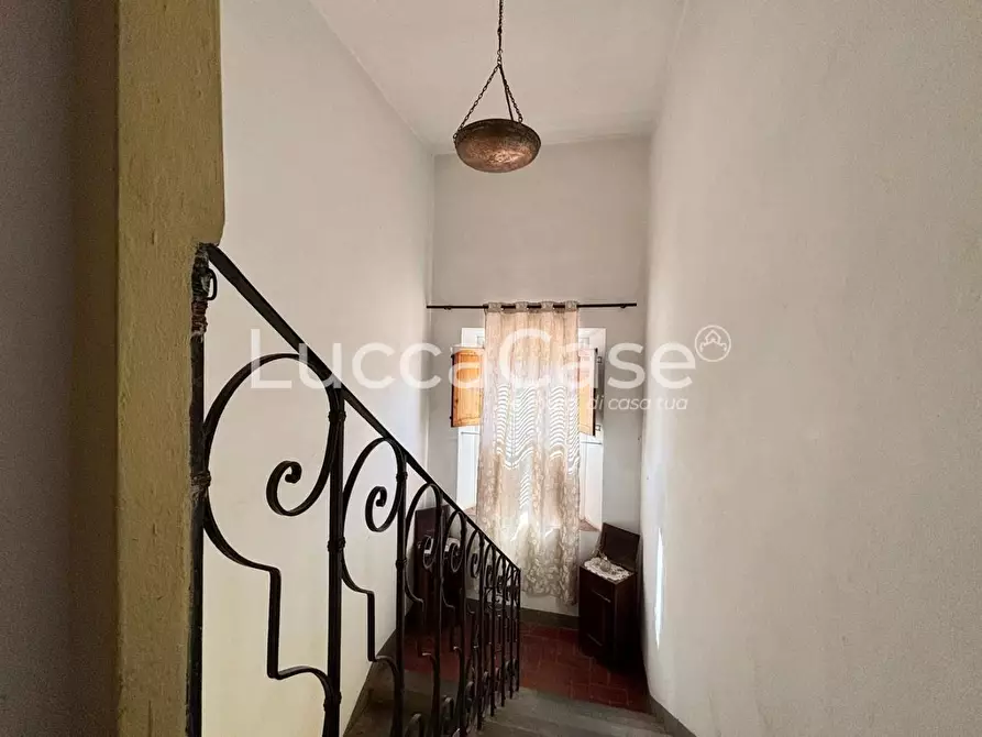 Immagine 2 di Casa indipendente in vendita  a Lucca
