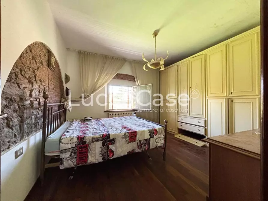 Immagine 16 di Casa indipendente in vendita  a Lucca