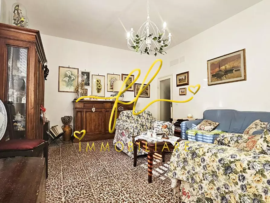 Immagine 2 di Appartamento in vendita  a Cecina