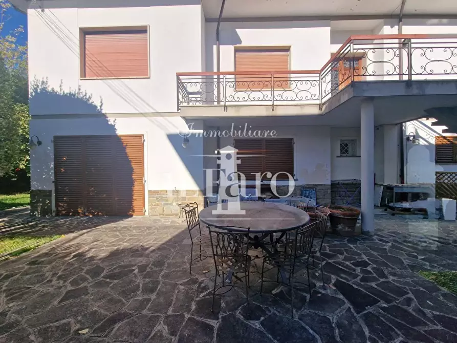 Immagine 78 di Casa indipendente in vendita  a Campi Bisenzio