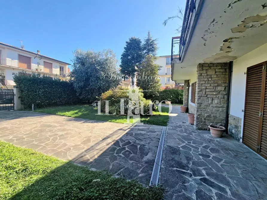 Immagine 82 di Casa indipendente in vendita  a Campi Bisenzio