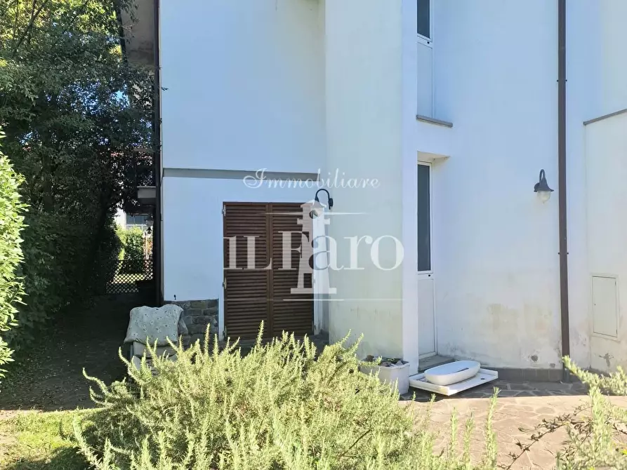 Immagine 74 di Casa indipendente in vendita  a Campi Bisenzio