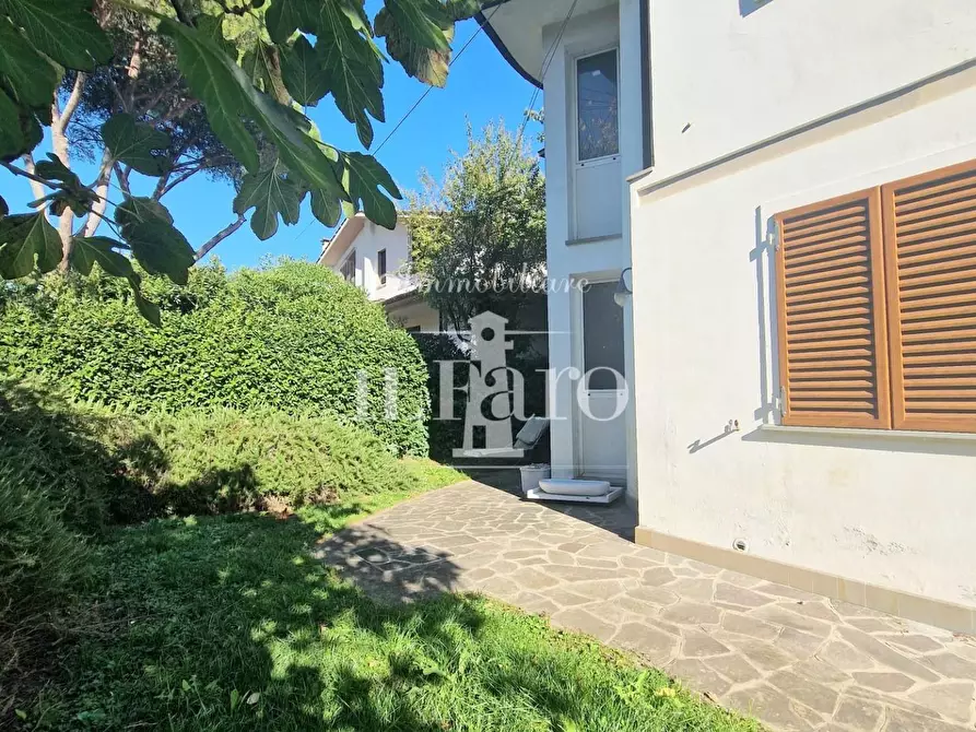 Immagine 61 di Casa indipendente in vendita  a Campi Bisenzio