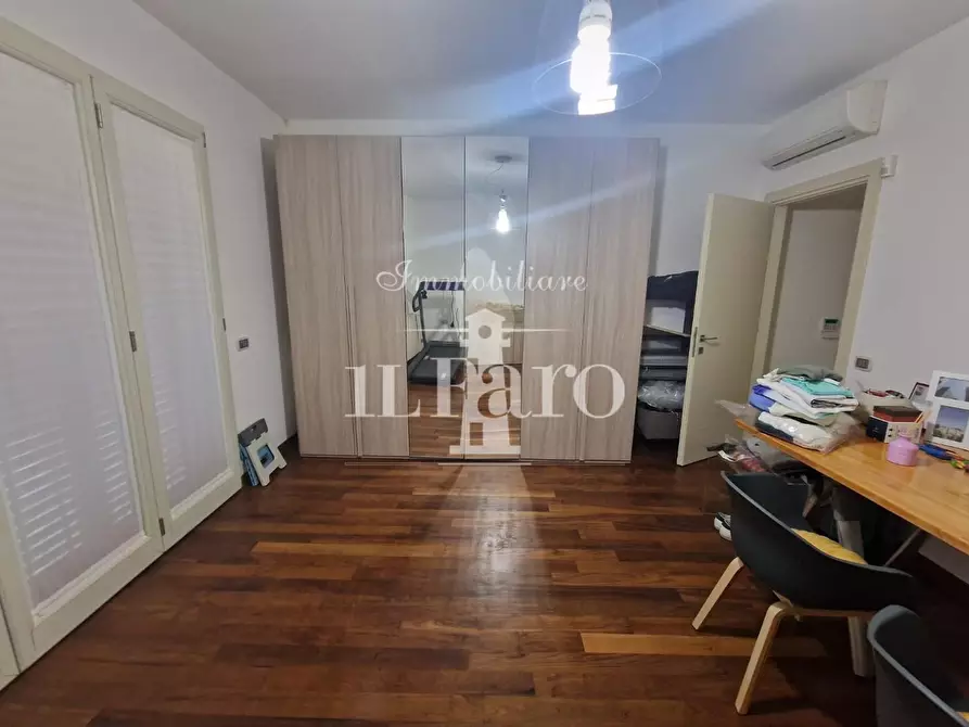 Immagine 32 di Casa indipendente in vendita  a Campi Bisenzio