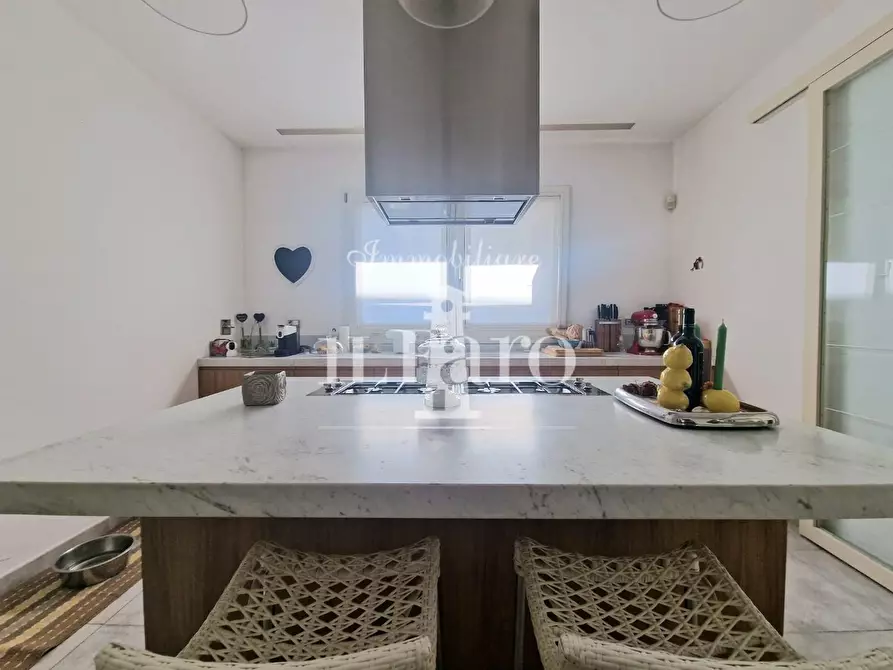 Immagine 18 di Casa indipendente in vendita  a Campi Bisenzio