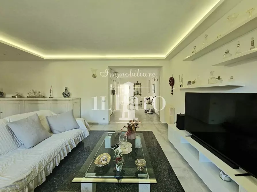 Immagine 1 di Casa indipendente in vendita  a Campi Bisenzio