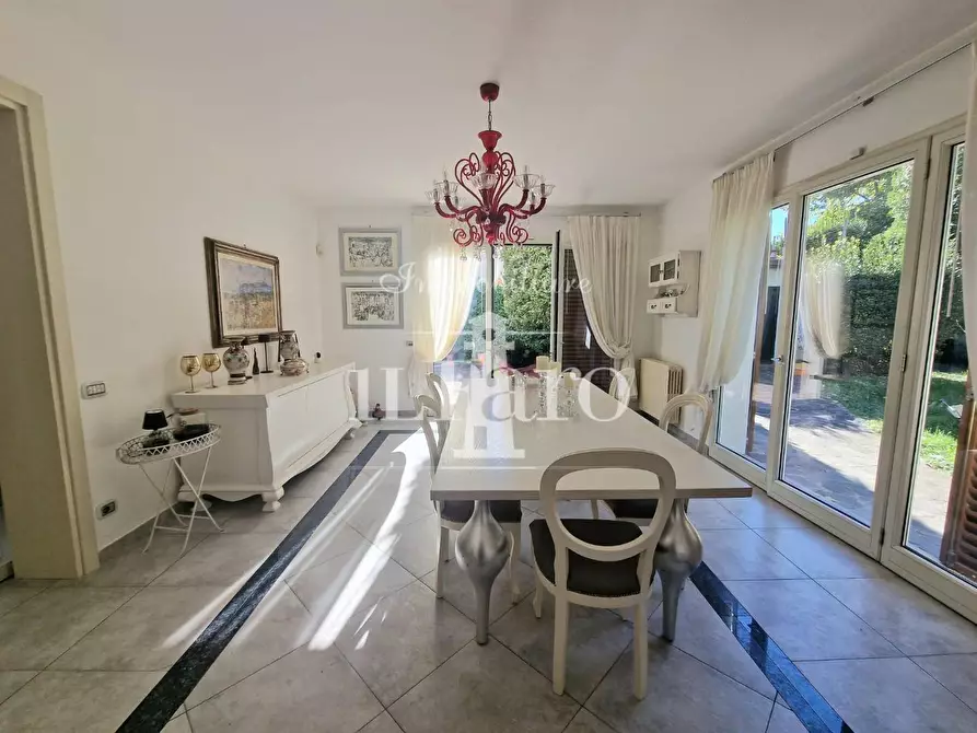 Immagine 14 di Casa indipendente in vendita  a Campi Bisenzio