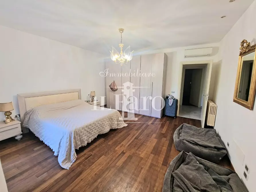 Immagine 26 di Casa indipendente in vendita  a Campi Bisenzio