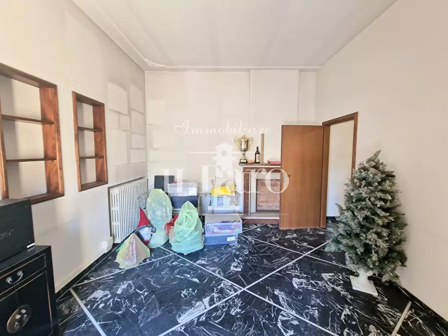 Immagine 53 di Casa indipendente in vendita  a Campi Bisenzio